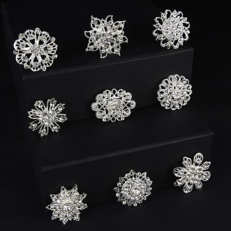 Fashion Snowflake Alloy Hollow Out Inlay Rhinestones Women's Brooches 1 Piece