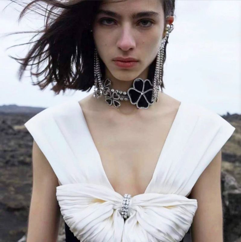 Fashion Geometric Flower Alloy Plating Rhinestones Women's Necklace