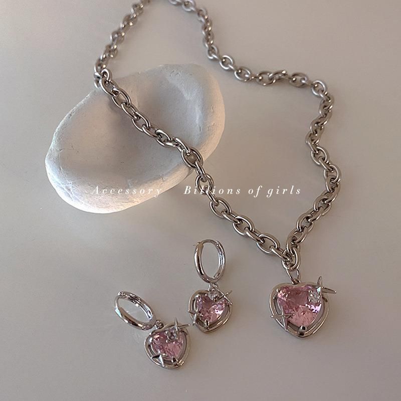Moda Dulce Geométrico Forma De Corazón Aleación Diamante Piedras Preciosas Artificiales Mujeres Collar