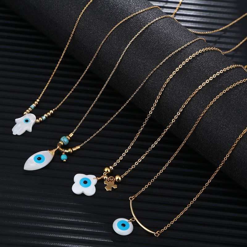 Simple Style Four Leaf Clover Palm Eye Shell Gold Plated Women's Pendant Necklace 1 Piece