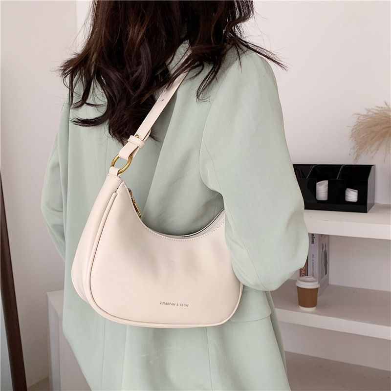 Women's Small All Seasons Pu Leather Solid Color Streetwear Square Zipper Underarm Bag