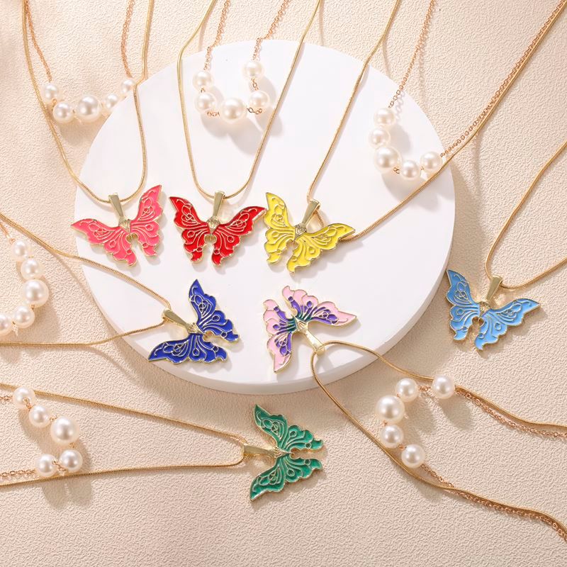 1 Piece Fashion Butterfly Alloy Pearl Women's Layered Necklaces