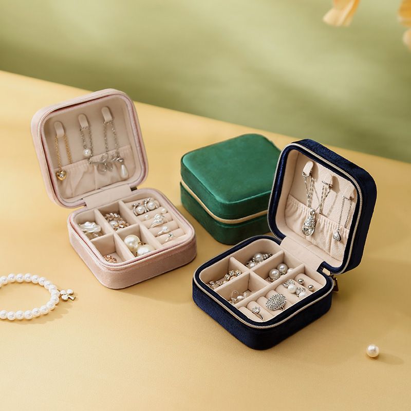 1 Piece Fashion Solid Color Velvet Jewelry Boxes