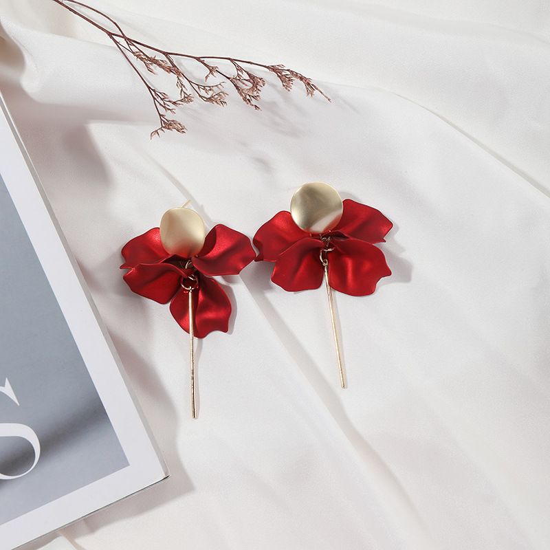 1 Pair Fashion Flower Arylic Stoving Varnish Women's Drop Earrings