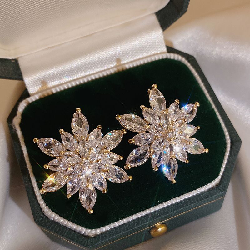 Moda Flor Cristal Artificial Aleación Enchapado Diamantes De Imitación Pendientes 1 Par