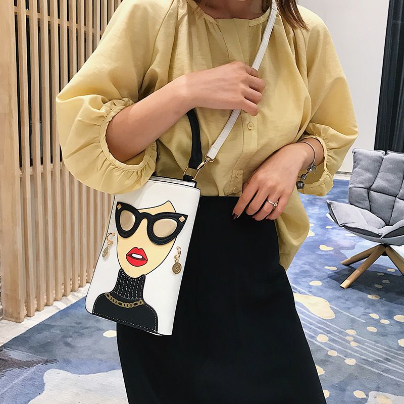 Korean Style Fashion Cartoon Mobile Phone Bag Trend Personality One-shoulder Hand-held Diagonal Bag 15*23*3cm