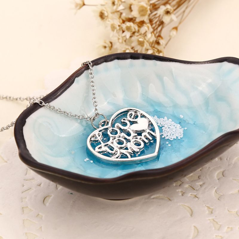 Fashion Hollow Heart Letters Love You Mom Pendant Alloy Necklace