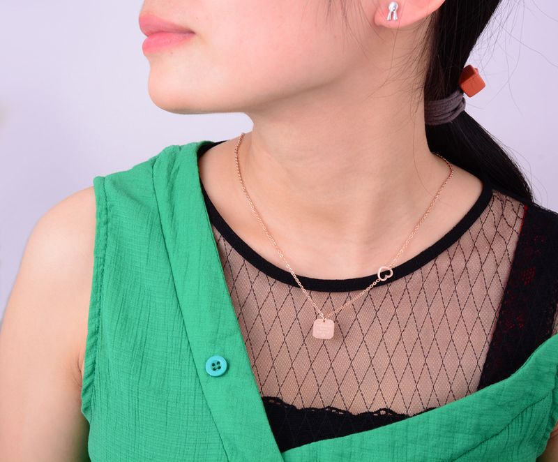 Simple Geometric Necklace Plated 18k Rose Gold Titamium Steel Collarbone Chain