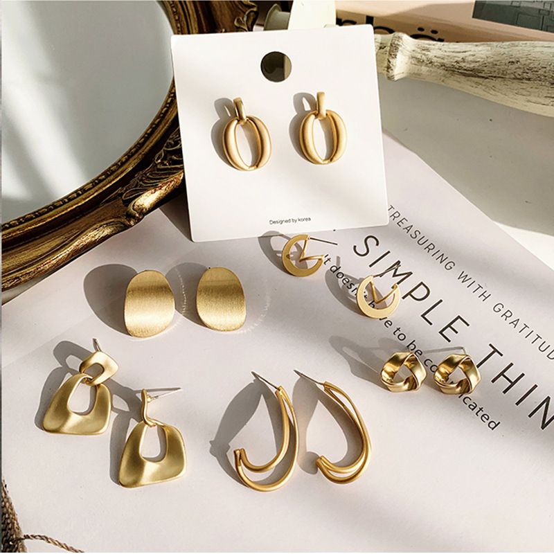 Mode Metall Design Ohrringe Unregelmäßig Kreis Weiblich Übertrieben Retro Ohrringe