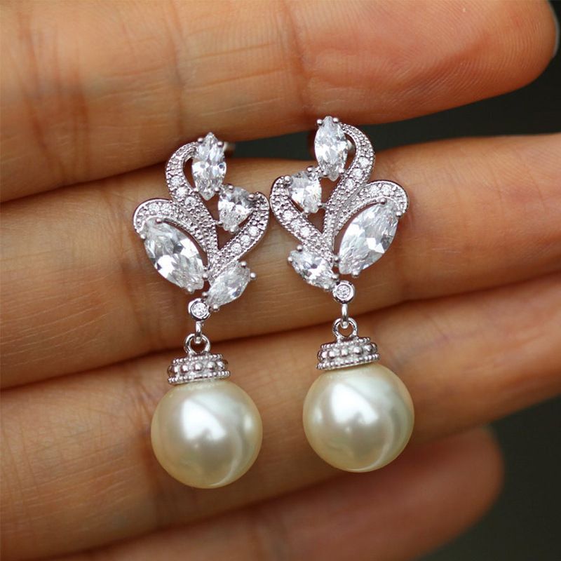 Boucles D&#39;oreilles En Cuivre Avec Pompon Géométrique En Zircon Incrusté De Perles Vintage En Gros
