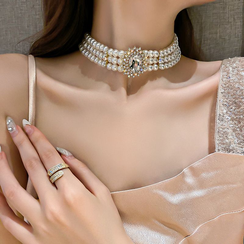 Collier De Perles À Plusieurs Rangées De Diamants En Cristal De Mode Collier Court En Alliage