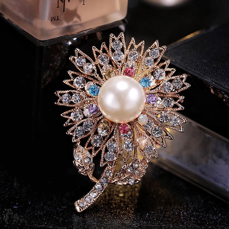 Fashion Diamond Pearl Crystal Sun Flower Alloy Brooch