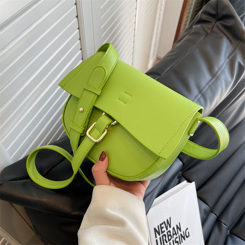 New Fashion Simple Solid Color Messenger Saddle Bag 21*17*7.5cm