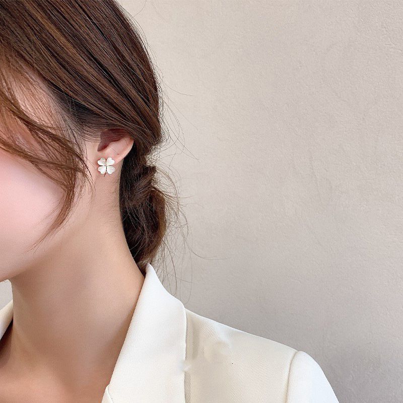 Aguja De Plata Coreano Nuevo Estilo Ópalo Trébol De Cuatro Hojas Simple Moda Temperamento Pendientes Mujeres