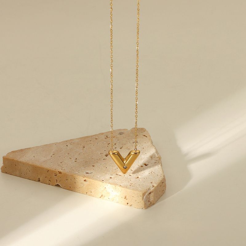 18k Gold-plated Stainless Steel V-shaped Inlaid Zirconium Pendant Necklace