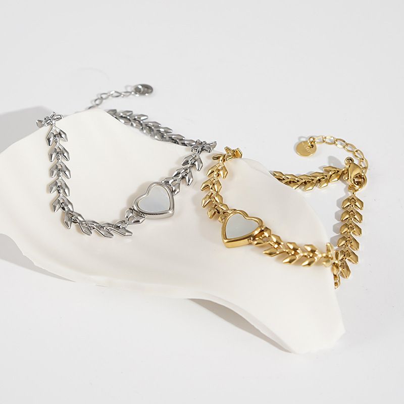 Heart Shaped Fashion 18k Gold Retro Titanium Steel New Jewelry