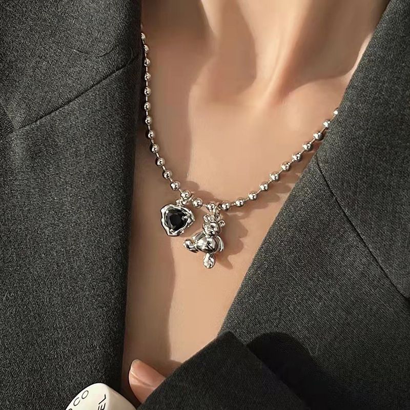 Retro Bear Shaped Heart Solid Color Titanium Steel Necklace Wholesale