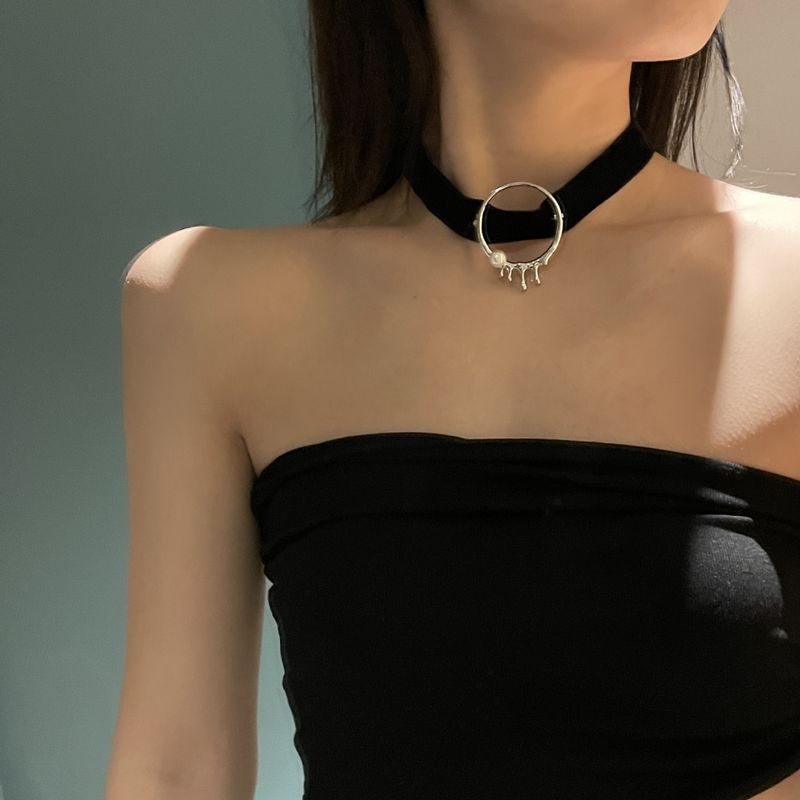 Mode Schwarze Halskette Barocke Perle Einfache Schlüsselbeinkette Aus Legierung