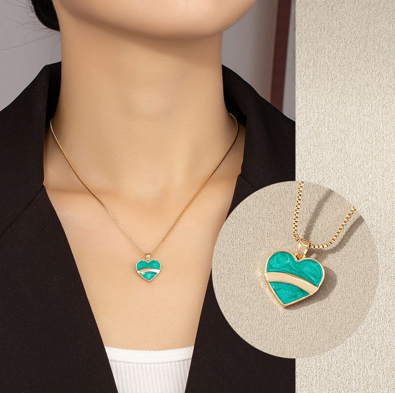 Simple New Heart Shaped Pendant Contrast Color Necklace Wholesale