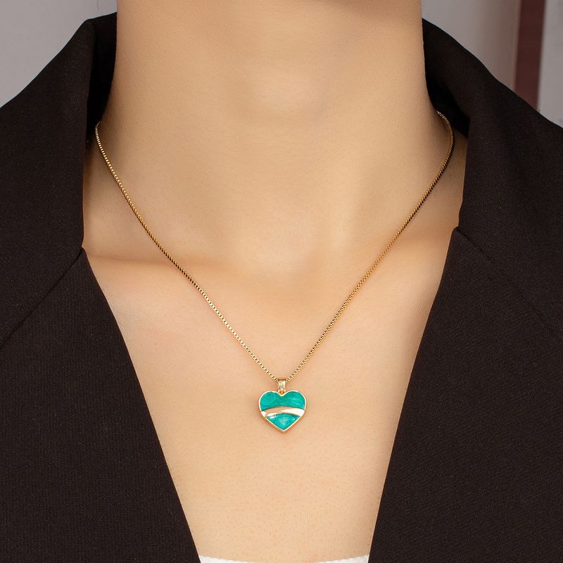 Vintage Contrast Color Heart Shaped Single Layer Alloy Necklace Wholesale