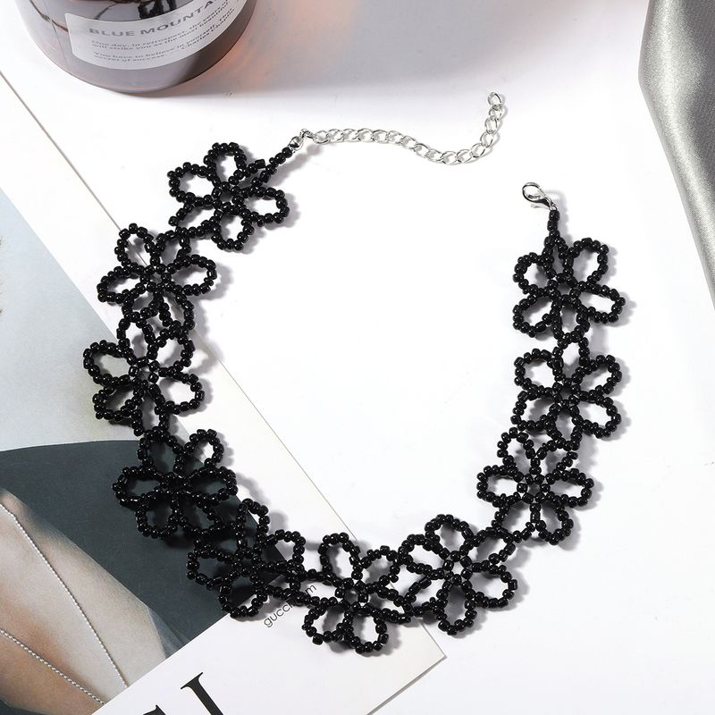 Simple Handmade Bead Black Flower Necklace