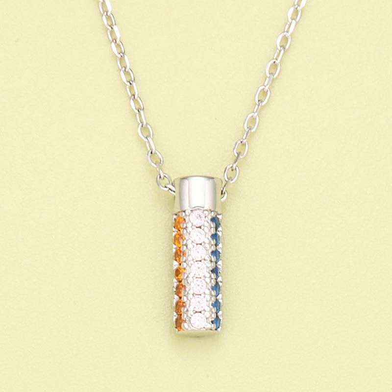 Einfache Halskette Aus 925er Silber Mit Eingelegtem Farbigem Zirkonium-flaschenanhänger