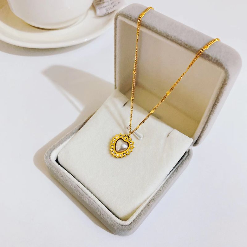 Fashion New Titanium Steel Plated 18k Gold Simple Heart-shaped Micro-diamond Clavicle Chain
