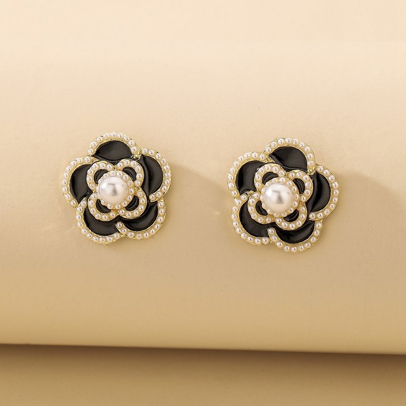 Retro Drop Oil Pearl Flower Female Fashion Sweet Earrings Wholesale