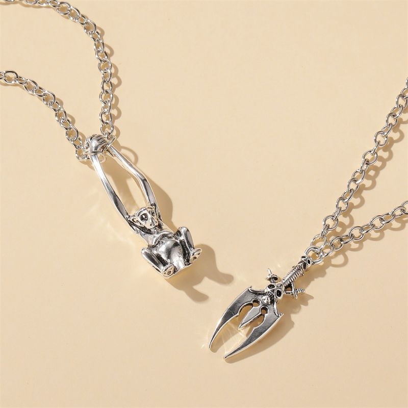 Halloween Gift Double Sword Skull Gothic Old Collarbone Alloy Necklace