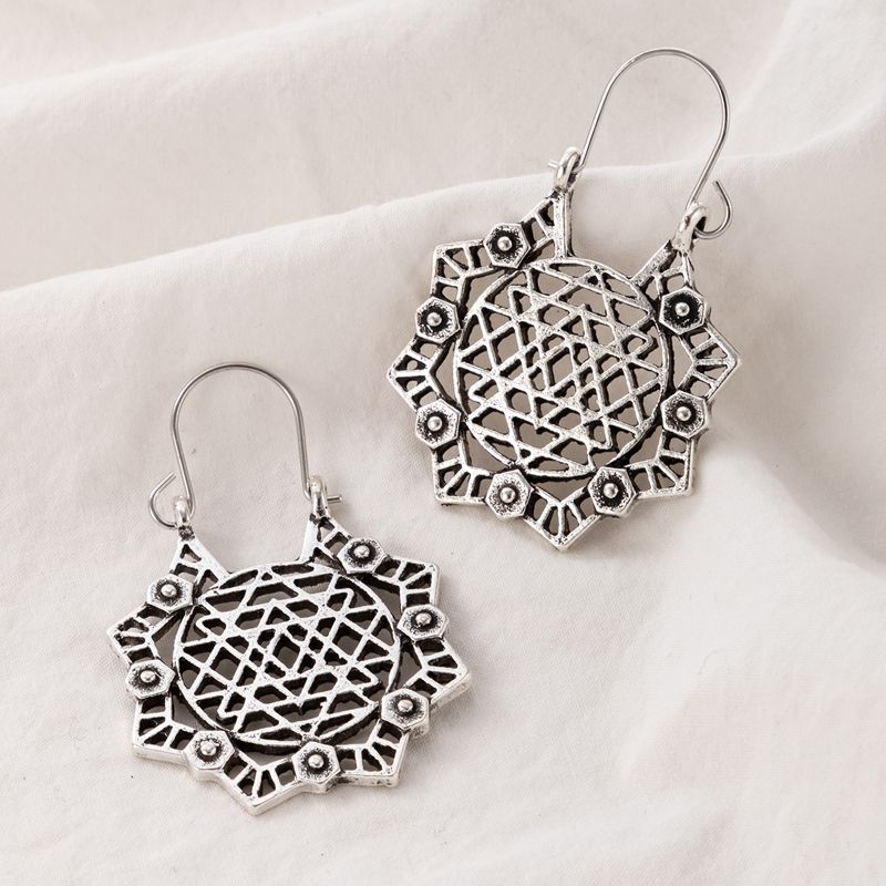 Bohemian New Fashion Floral Honeycomb Pattern Alloy Earrings