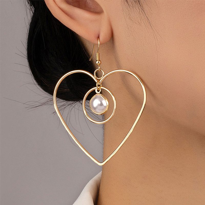 Fashion Heart-shaped New Pendant Retro Earrings