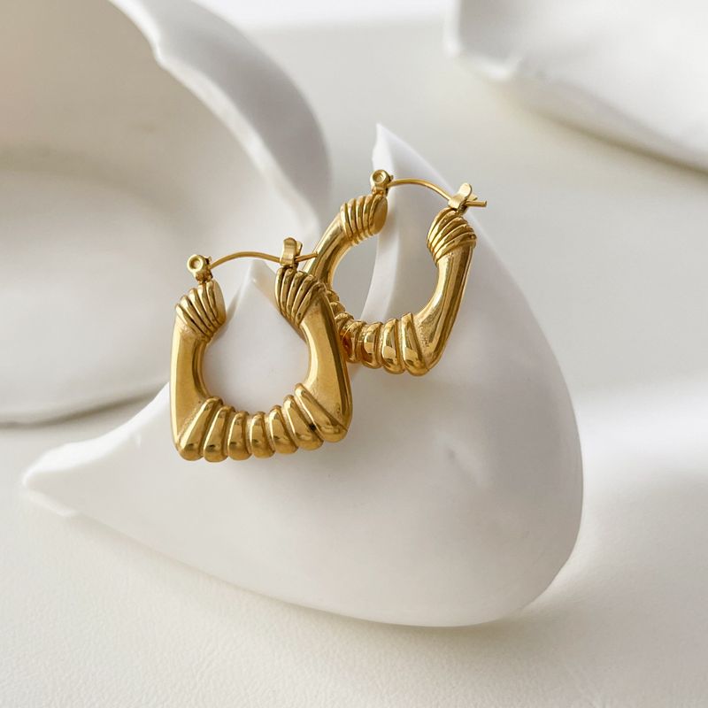 Retro Style U-shaped Earrings Fashion Stainless Steel Gold-plated Ear Buckles