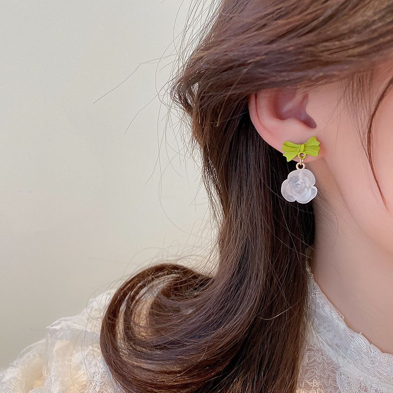 Retro Green Bow Camellia Stud Earrings