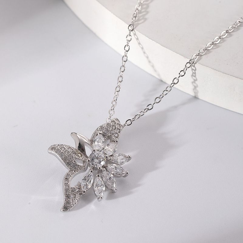 2022 Fashion Copper Gold-plated Hollow Flower Zircon Pendant Necklace