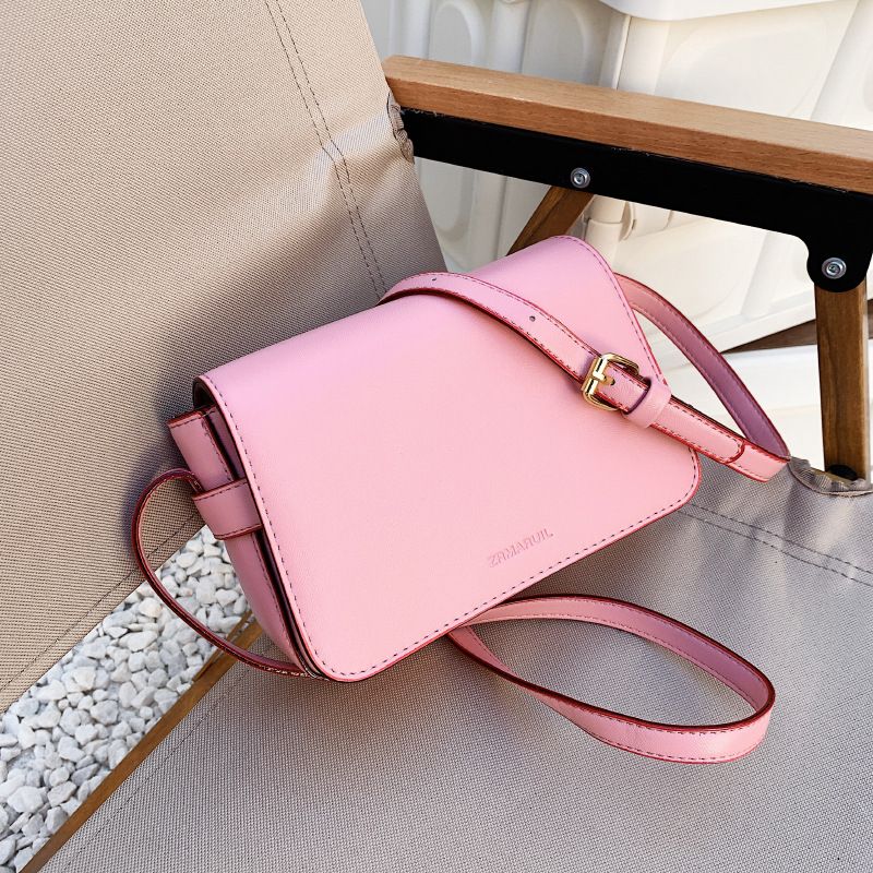 Women's Spring And Summer Messenger Simple Small Square Bag19.5*13*7cm