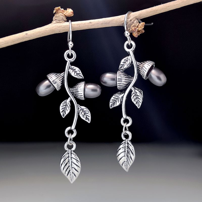 Bohemian Fashion Creative Leaf And Pearl Vintage Leaf Earrings