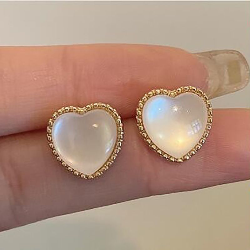 Fashion Earrings Creative Simple Heart-shaped Alloy Earrings