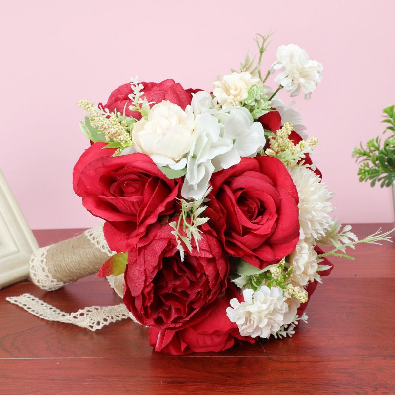 Mode Einfache Braut Hochzeit Rote Hände Halten Blumen Simulation Seidenblume