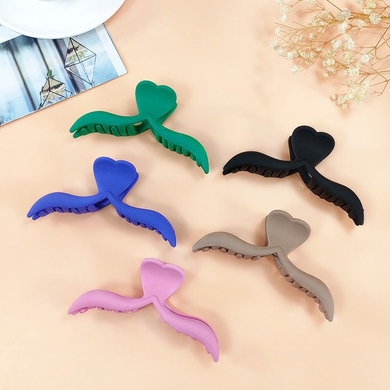 Fashion Heart-shaped Shark Scrub Female Hairpin Girl Claw Clip