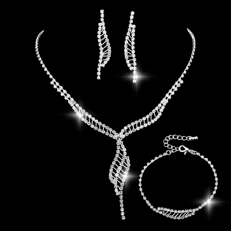 Conjunto De Tres Piezas De La Pulsera De Los Pendientes Del Collar Del Cobre Del Diamante Completo De La Novia De Moda