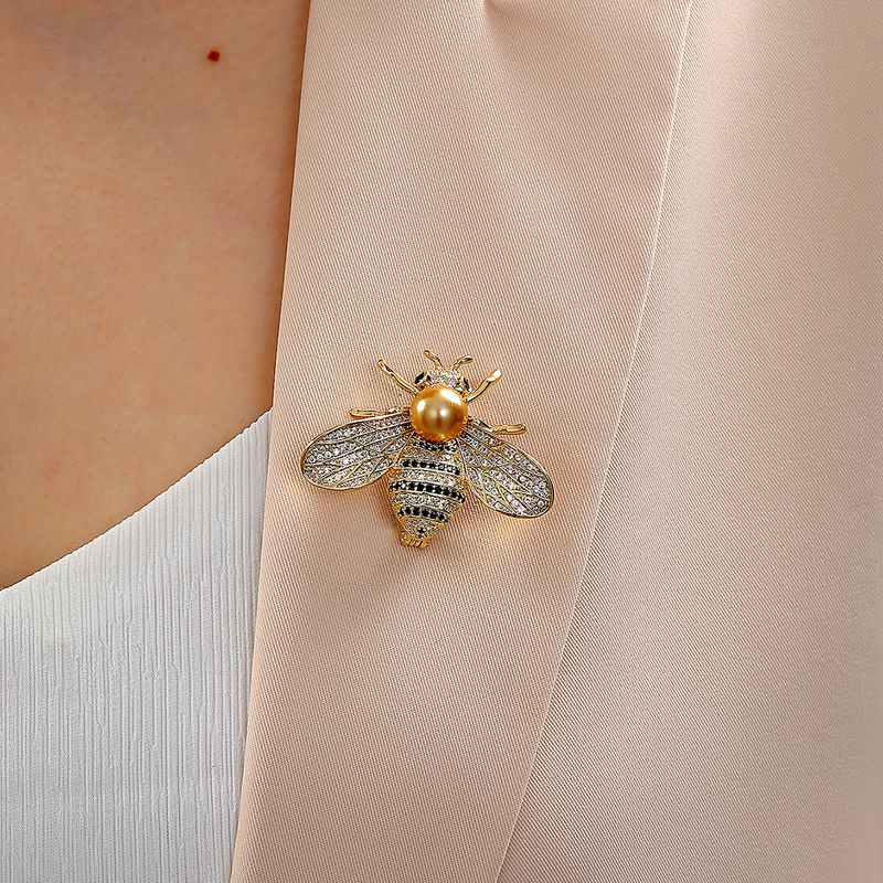 Broche De La Pequeña Abeja Del Zircon Dorado De 18k De Cobre De Moda