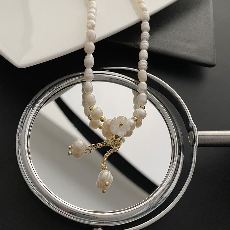 Natural Pearl Shell Lily Necklace Female Titanium Steel