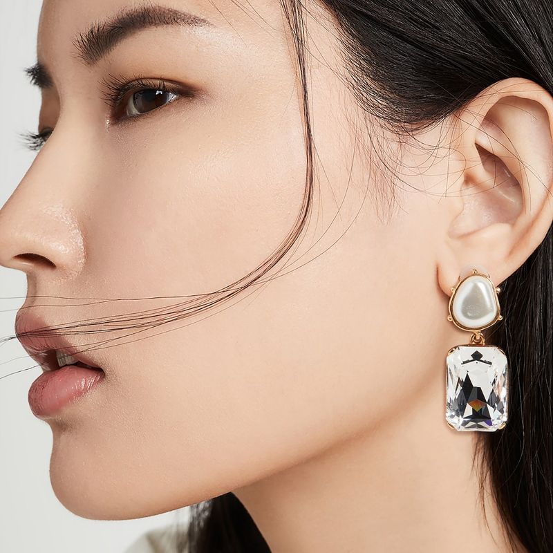 Mode Frauen Legierung Neue Frauen Perle Gericht Ohrringe