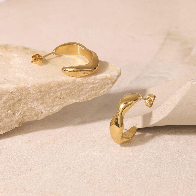 Mode Einfache 14k Gold-überzogene Edelstahl Unregelmäßigen C-förmigen Ohrringe