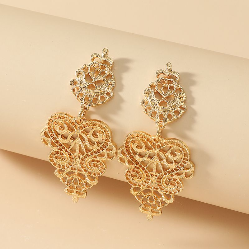 Retro Ethnic Style Hollow Carved Heart Shape Pendant Earrings