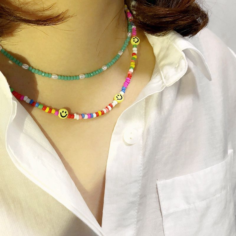 Collar De Color Apilado Con Cuentas De Sonrisa De Cadena De Clavícula De Cristal De Primavera