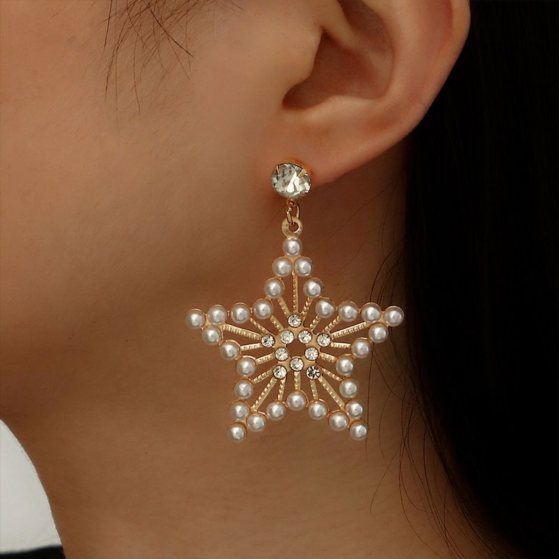 Boucles D'oreilles Géométriques Pentagramme Perle Incrusté De Diamants En Métal Simple