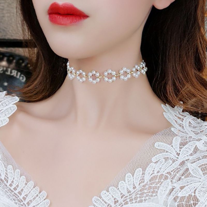 Fashion Retro Pearl Necklace Flower Alloy Necklace