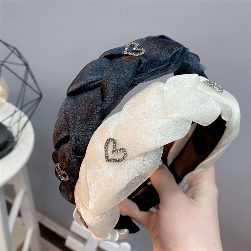 New Hollowed-out Diamond-encrusted Heart-shaped Organza Twist Headband