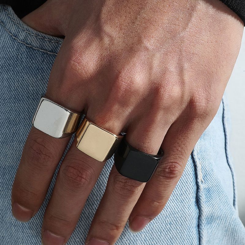 Men&#39;s Fashion Simple Jewelry Glossy Geometric Square Row Ring Set